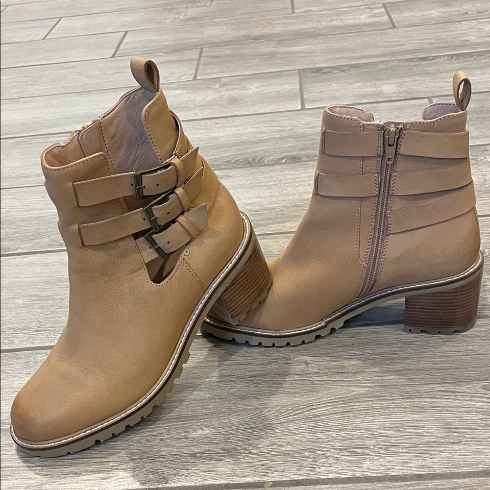 Seychelles Tan Ankle Boots with Triple Buckle Straps and zip closure
